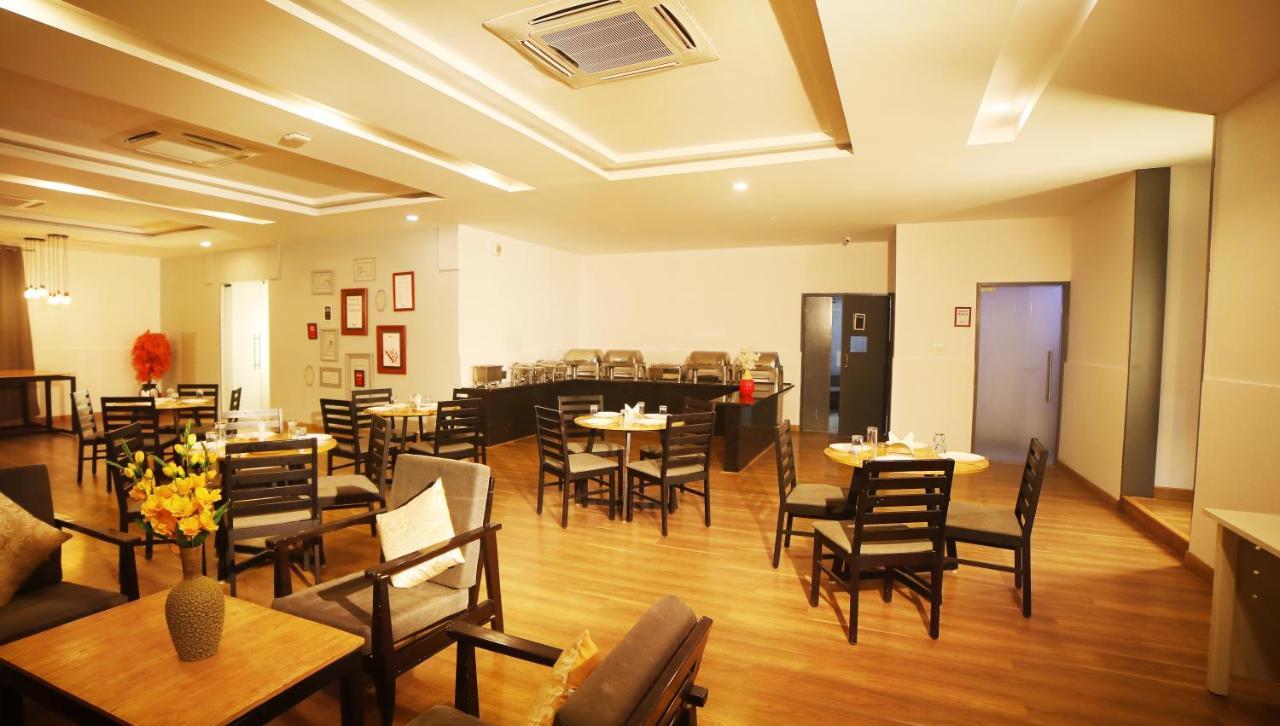 The Urban Stays Hyderabad Exterior foto